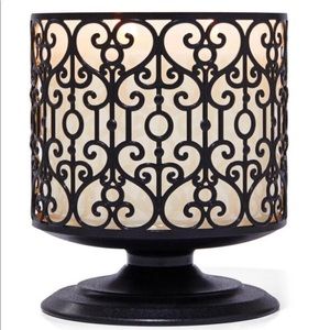 B&BW ORNATE HEART PEDESTAL 3-Wick Candle Holder